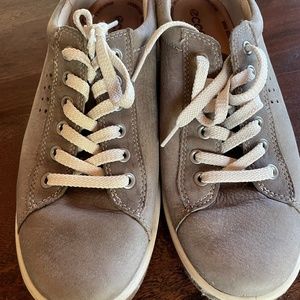Ecco taupe sneakers